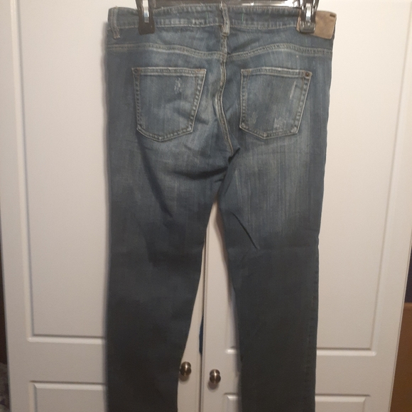 Distressed Boyfriend Jeans - Picture 3 of 7
